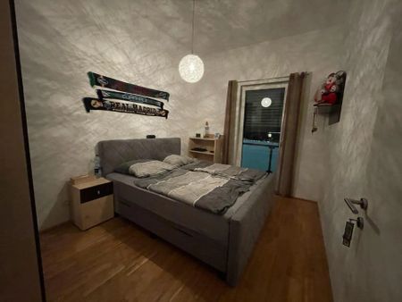 Helle, gemütliche 2-Zimmer Wohnung mit sehr großer sonniger Loggia im Zentrum von Ried - Photo 2