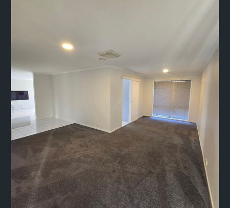 64 Strathaird Drive, Narre Warren South, Vic 3805 - Photo 2