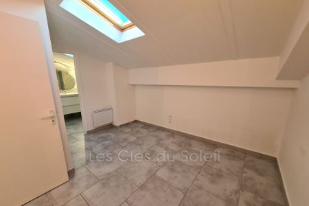 Location appartement 3 pièces 47 m² Bandol - Photo 5