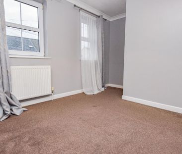 2 bedroom semi-detached house to rent - Photo 4