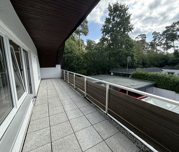 Helle Dachgeschosswohnung in Husum mit geräumiger Loggia! - Photo 1