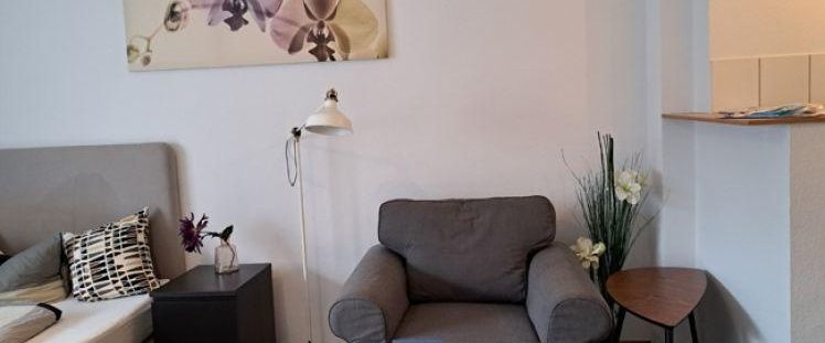 FUSSLÄUFIG ZUR SCHWEIZER STRASSE: modern eingerichtetes Apartment - Foto 1