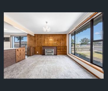 Spacious Home with Flexible Layout - Photo 3