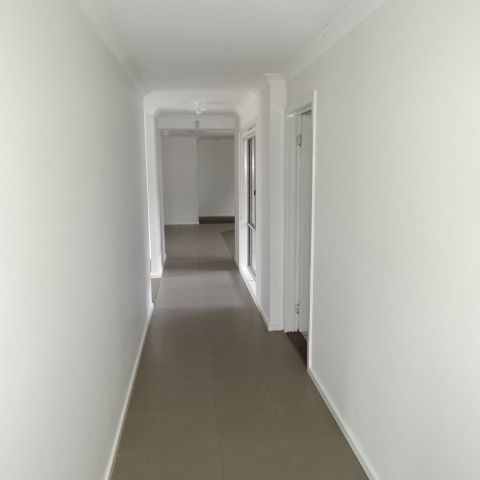 Modern 4-Bedroom Family Home - Comfort, Space & Style! - Photo 1
