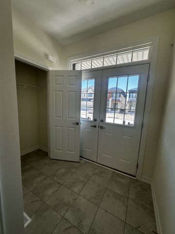 For Lease - 1174 Wilmington Avenue, Oshawa, Ontario - Photo 3