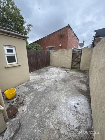 4 bedroom terraced house to rent - Photo 5