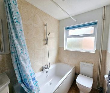 2 bedroom flat to rent - Photo 6