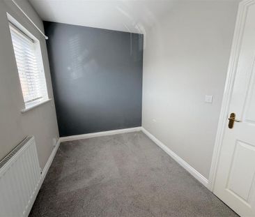 2 bedroom end of terrace house to rent - Photo 2