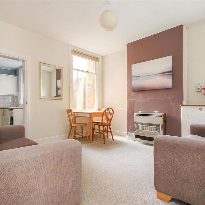 4 bedroom terraced house to rent - Photo 1