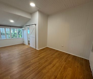 Perfectly Positioned Studio Flat - Photo 1