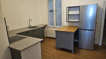 schöne 102 m² Altbauwohnung mit Einbauküche in gepflegtem Zustand zu vermieten - Foto 2