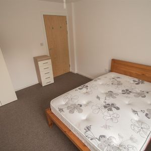 2 bedroom detached house to rent - Photo 2