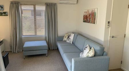 Spacious cottage in handy yet quiet spot close to town - Photo 4