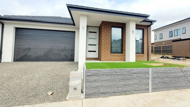 Newly Built Family Home In Clyde - Photo 1