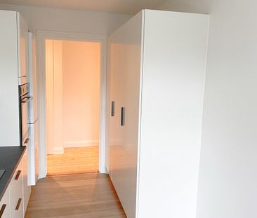 Flot og indbydende lejlighed med 2 altaner i Aalborg Vestby - Foto 3