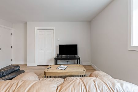 For Lease - 383 Main Street Unit# 3, South Huron, Ontario - Photo 2