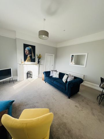 BEDROOM 2 – MEDIUM DOUBLE ENSUITE - Photo 2