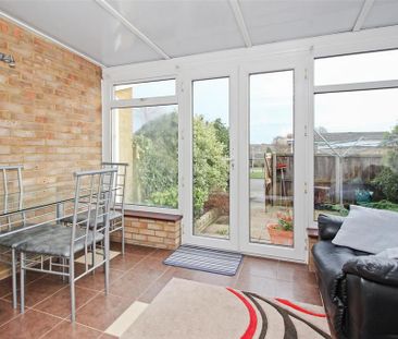 4 bedroom terraced house to rent - Photo 2