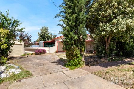 Comfortable Living - Photo 3