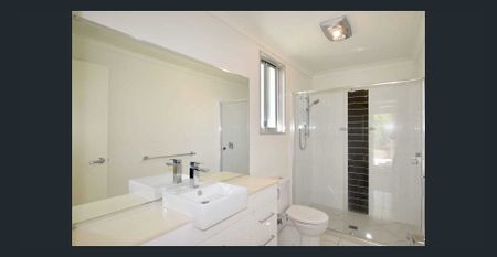 Spacious 3 Bedroom Home in Clinton - Photo 4