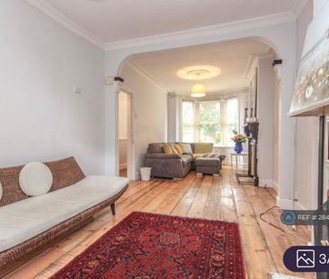 4 bedroom semi-detached house to rent - Photo 1