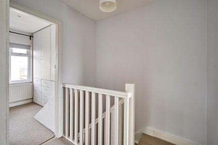 4 Downshire Place, HOLYWOOD, BT18 9LR - Photo 2