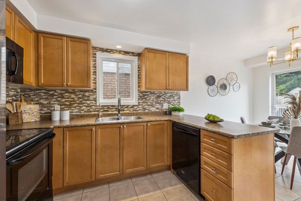 For Lease - 560 Falconridge Drive, Oshawa, Ontario - Photo 1