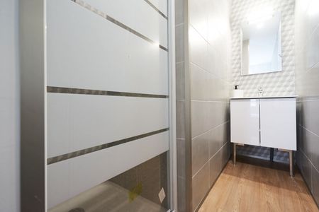 JEAN JAURES GR Roommate 4 Bedrooms at Reims - Photo 5