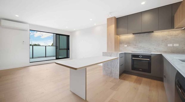 Close to everywhere. - Photo 1