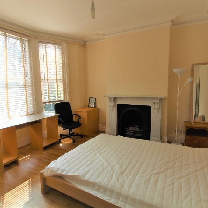5 bedroom terraced house to rent - Photo 1