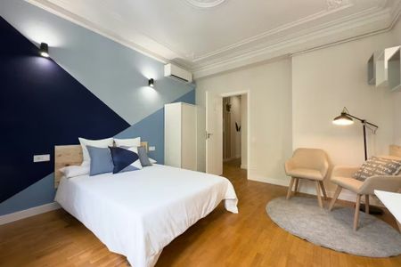 Ronda de Sant Pere, Barcelona, Catalonia 08010 - Foto 5