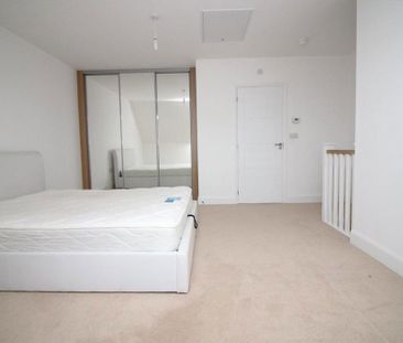 4 bedroom townhouse to rent - Photo 2