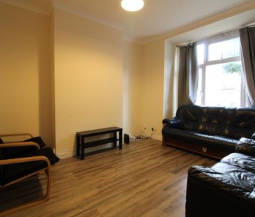 4 bedroom terraced house to rent - Photo 2
