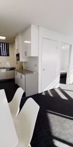 2 bed 2 bath - Photo 3