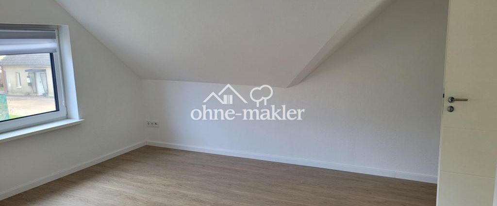 3-Zimmer Dachgeschoß-Wohnung mit Balkon in 23715 Hutzfeld von privat – vollständig modernisiert ! - Foto 1