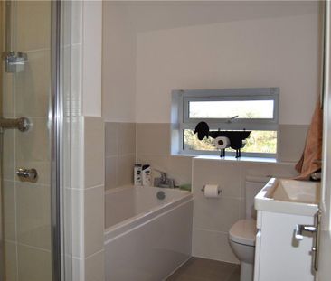 3 bedroom semi-detached house to rent - Photo 5