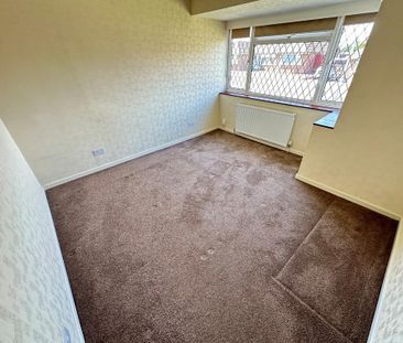 3 bedroom semi-detached bungalow to rent - Photo 4