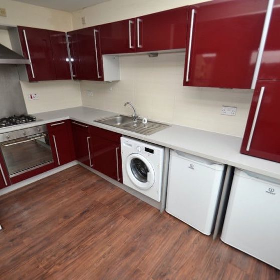 2 Bed Flat, St. Andrews Close, G41 - Photo 1