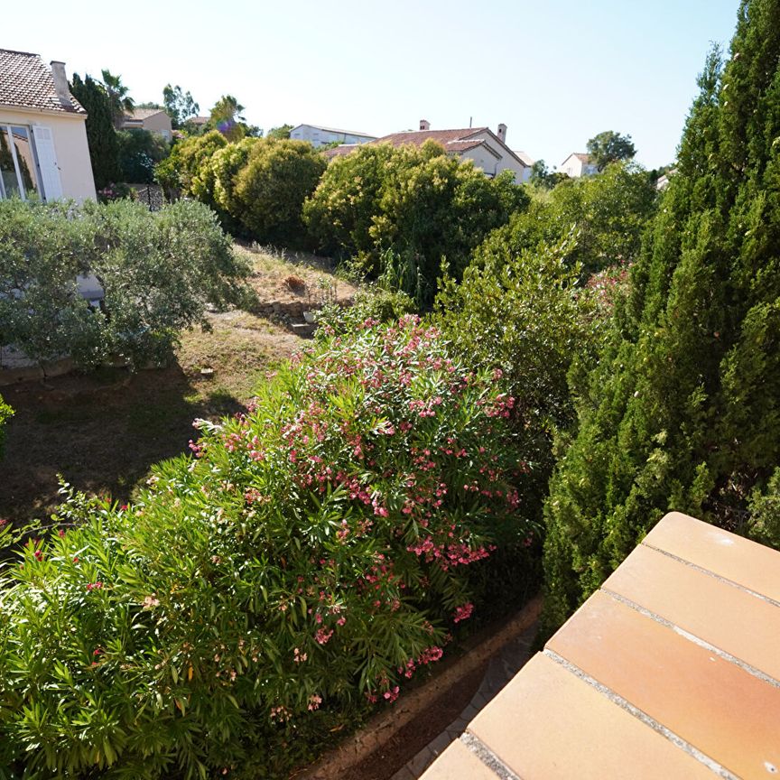 SAINT AYGULF - Appartement meublé T2 de 33m² avec vue mer, - Photo 1