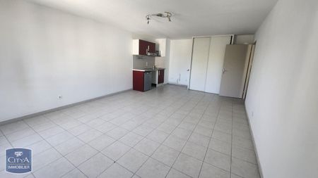 Location Appartement 2 pièces 48m² MARSEILLE 3ème - Photo 3