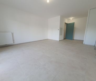 Location Appartement 3 pièces 66m² MARSEILLE 14ème - Photo 2