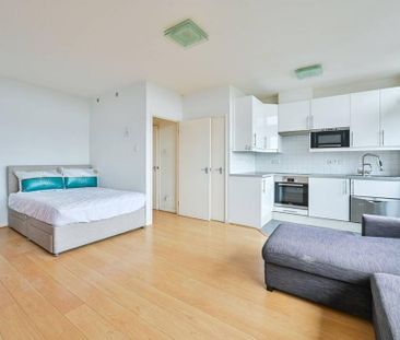 Studio to rent - Photo 2