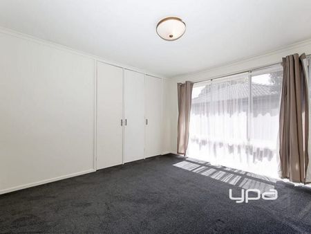 Perfect Family Home - Photo 3