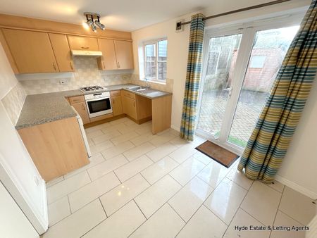 Greendale Drive, Radcliffe, Bury, M26 1UE - Photo 2