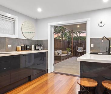 PICTURESQUE COASTLINE AT YOUR DOOR - RENT INCREASED TO $950/WEEK FR... - Photo 5