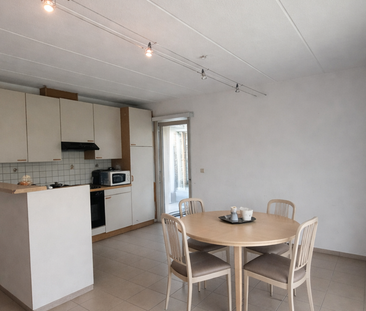 Gelijkvloers app. te huur in Nimy voor € 730 met 1 slaapkamer - Photo 2