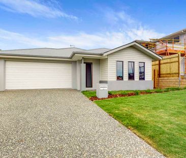 Spacious Family Home with Big Backyard - Photo 6
