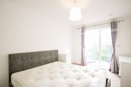 13 Atkins Square, Dalston Lane, London, E8 - Photo 4