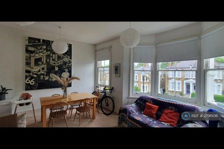 2 bedroom flat to rent - Photo 3