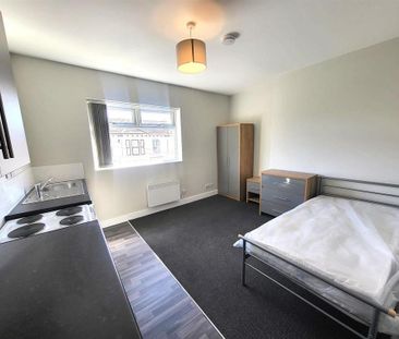 Studio to rent - Photo 2